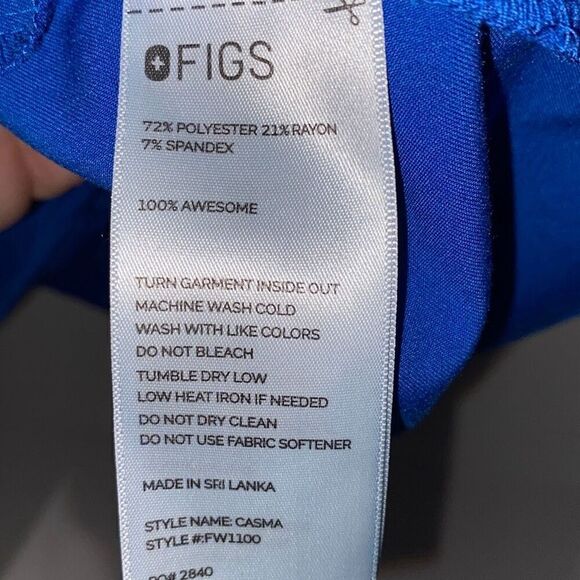 FIGS Women's Blue V-Neck Short Sleeve Two Pockets Scrub Top Size Medium - Picture 10 of 11